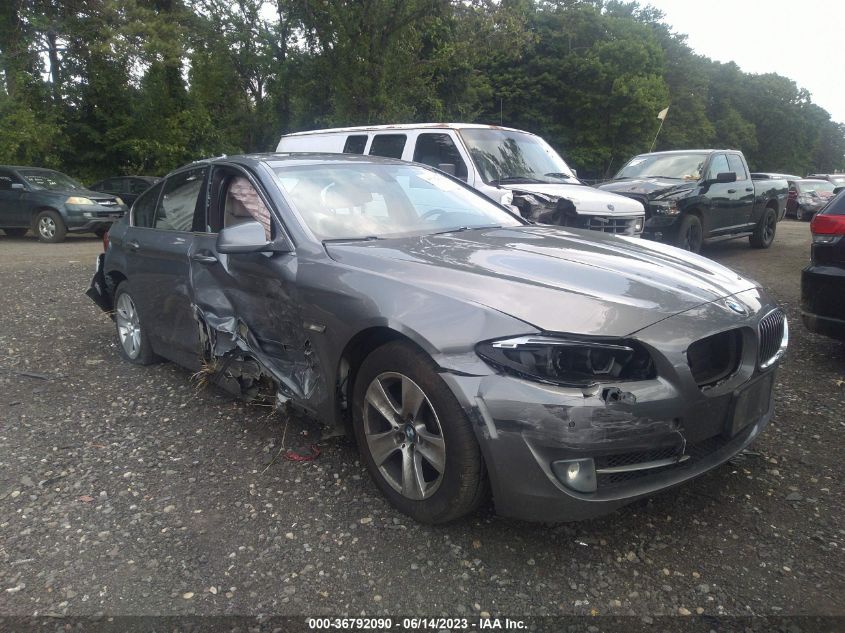 2013 BMW 5 SERIES 528I XDRIVE - WBAXH5C58DD113699