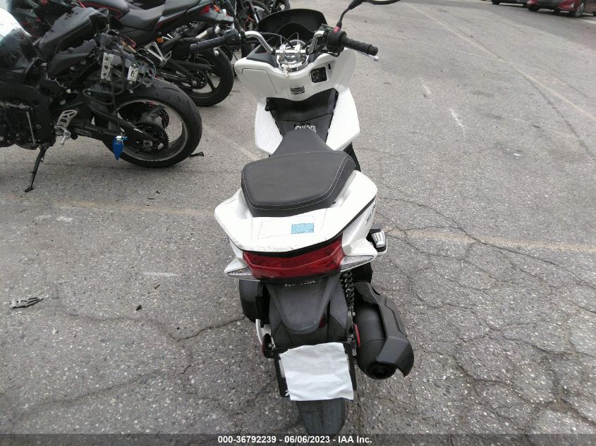 2018 HONDA PCX 150 RLHKF1803JY300720