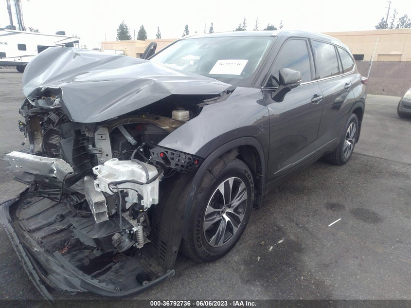 VIN 5TDHZRBH2LS043269 2020 TOYOTA HIGHLANDER XLE