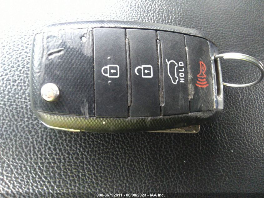 2016 KIA SOUL + - KNDJP3A50G7382009