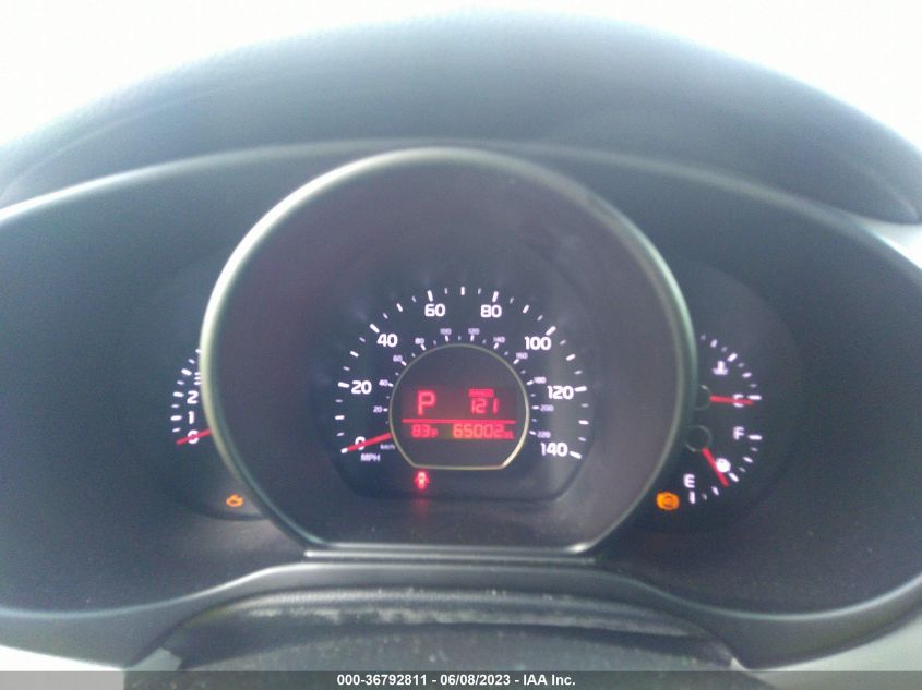 2016 KIA SOUL + - KNDJP3A50G7382009