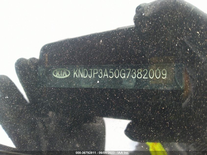 2016 KIA SOUL + - KNDJP3A50G7382009