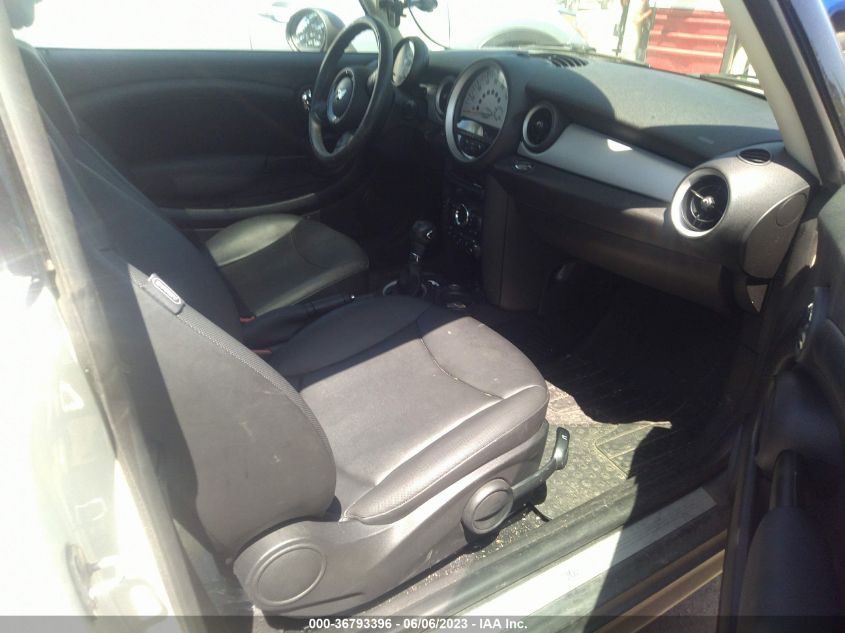 2013 MINI COOPER HARDTOP - WMWSU3C59DT692525