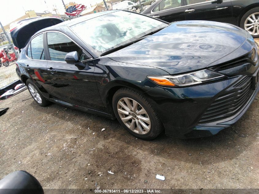 2020 TOYOTA CAMRY LE - 4T1C11AK1LU974174