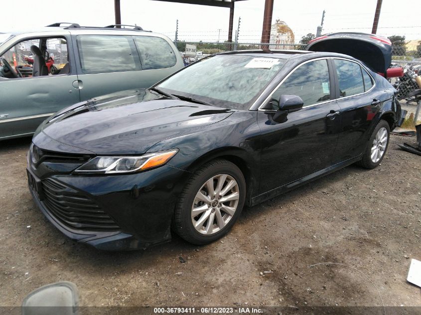 2020 TOYOTA CAMRY LE - 4T1C11AK1LU974174