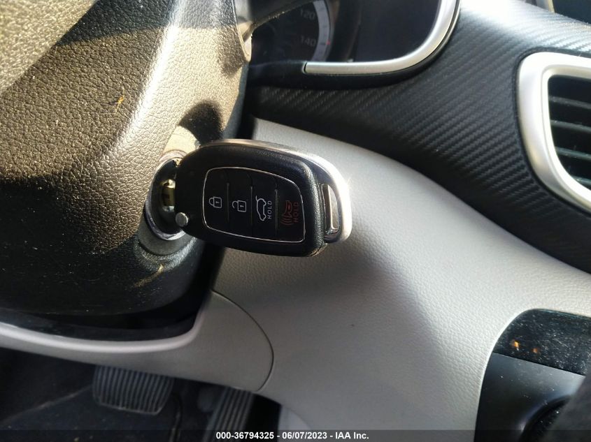 2021 HYUNDAI TUCSON SE - KM8J2CA42MU362150