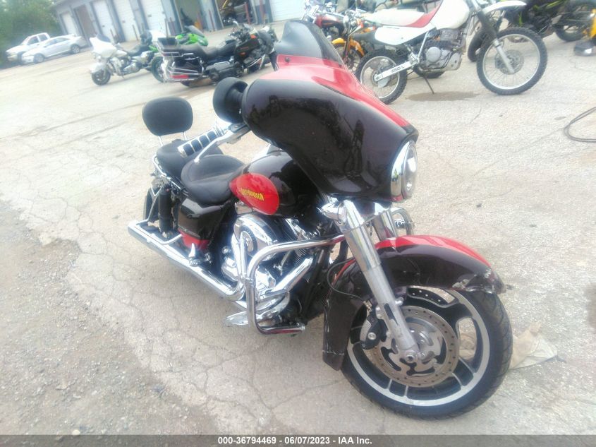 2010 HARLEY-DAVIDSON FLHX - 1HD1KB415AB640822