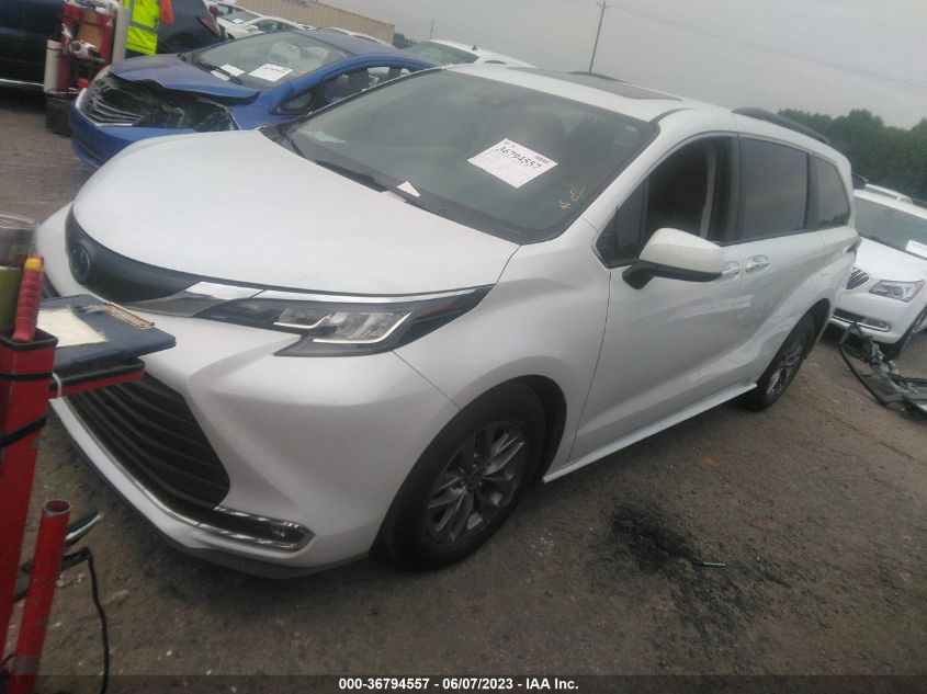 2022 TOYOTA SIENNA XLE - 5TDYRKEC2NS101200
