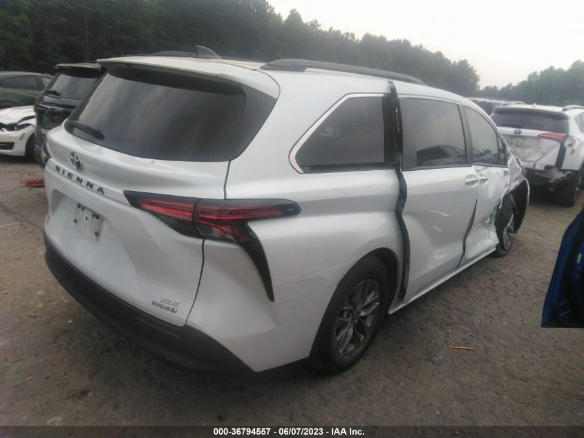 2022 TOYOTA SIENNA XLE - 5TDYRKEC2NS101200