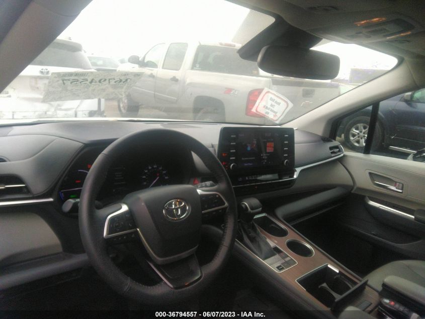 2022 TOYOTA SIENNA XLE - 5TDYRKEC2NS101200