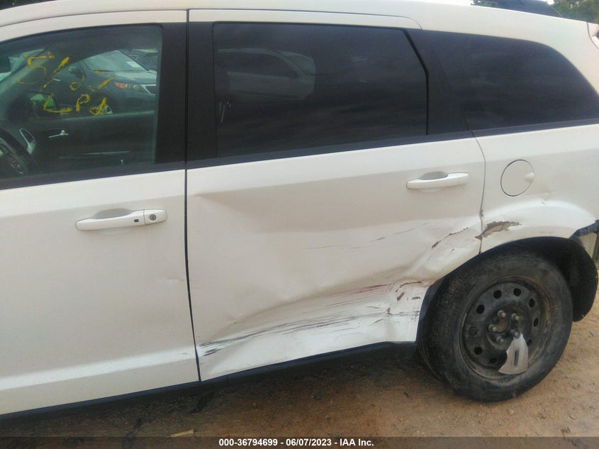 VIN 3C4PDCABXJT533823 2018 DODGE JOURNEY SE