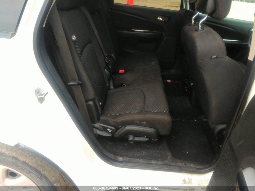 VIN 3C4PDCABXJT533823 2018 DODGE JOURNEY SE