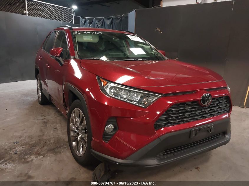 2019 TOYOTA RAV4 XLE PREMIUM - JTMA1RFV0KJ002899