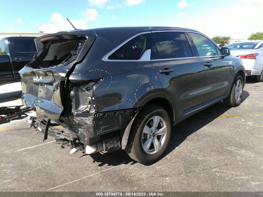 VIN 5XYRG4LC5NG079005 2022 KIA SORENTO LX