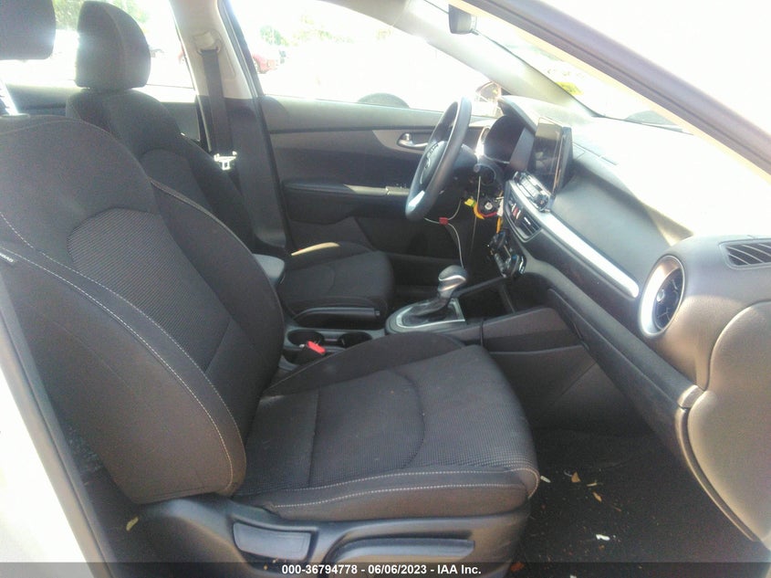 VIN 3KPF24AD2KE129834 2019 KIA FORTE LXS