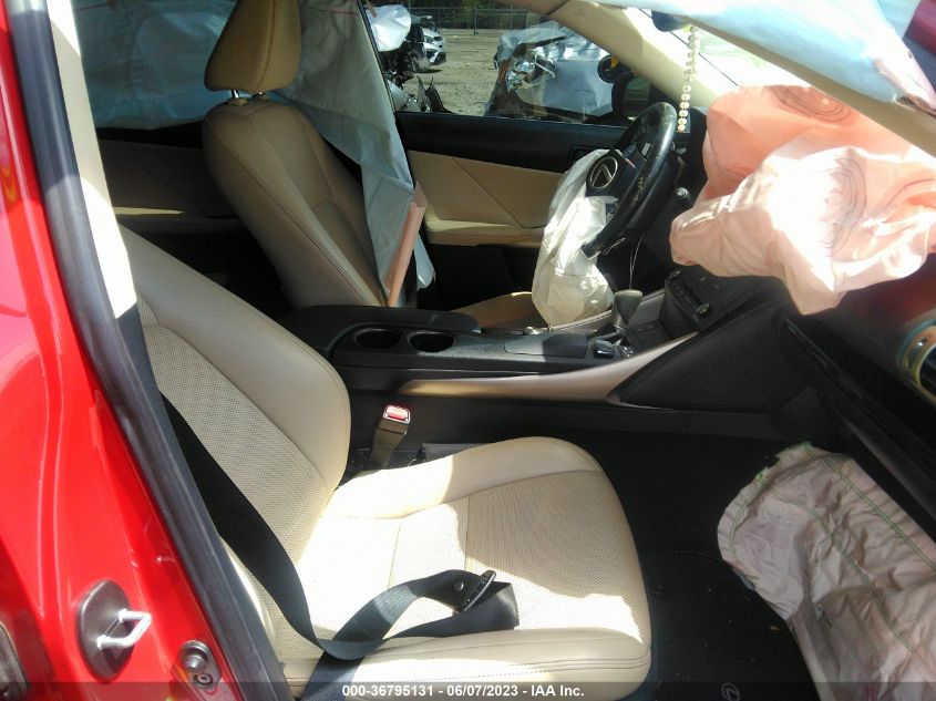 2016 LEXUS IS 200T JTHBA1D25G5011076