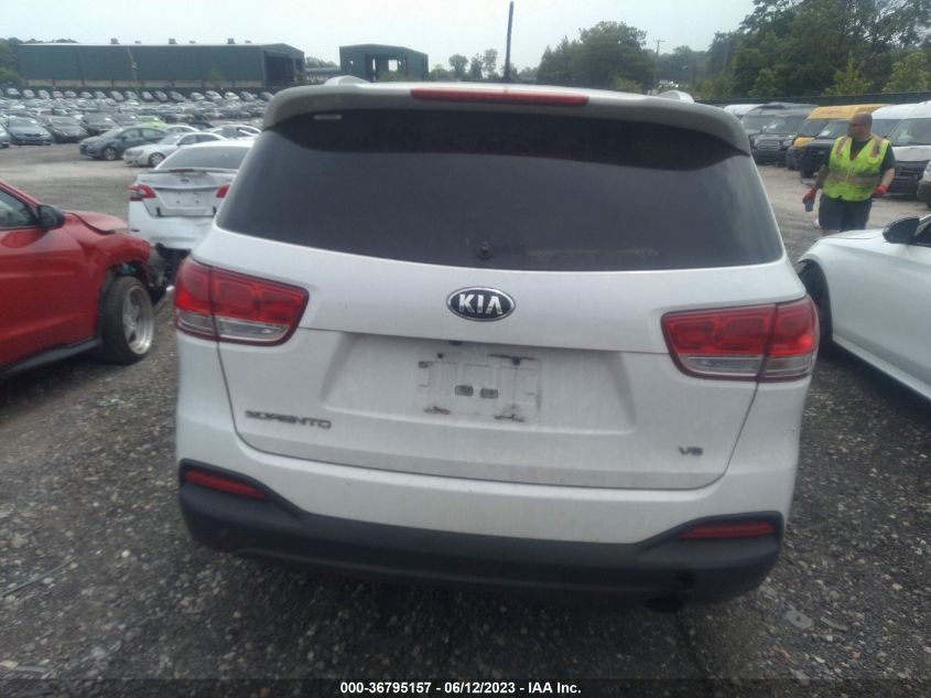 2016 KIA SORENTO LX - 5XYPG4A58GG107913