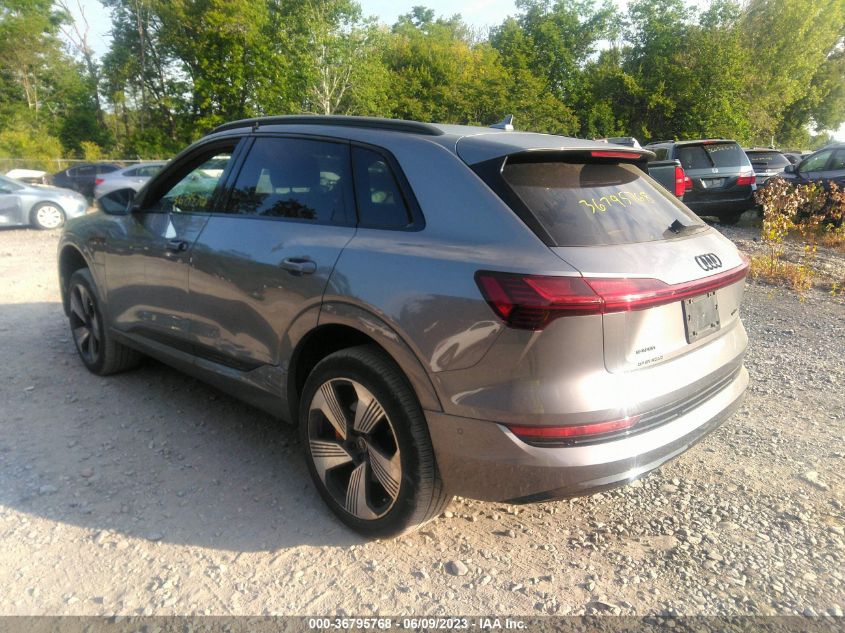 2022 AUDI E-TRON PREMIUM PLUS WA1LAAGE5NB010319