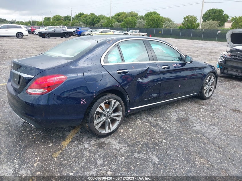 VIN 55SWF4JB1JU272882 2018 MERCEDES-BENZ C-CLASS C 300