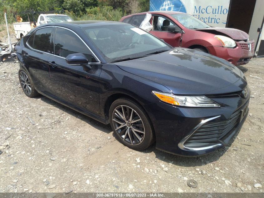 2021 TOYOTA CAMRY XLE - 4T1F11AK2MU569472