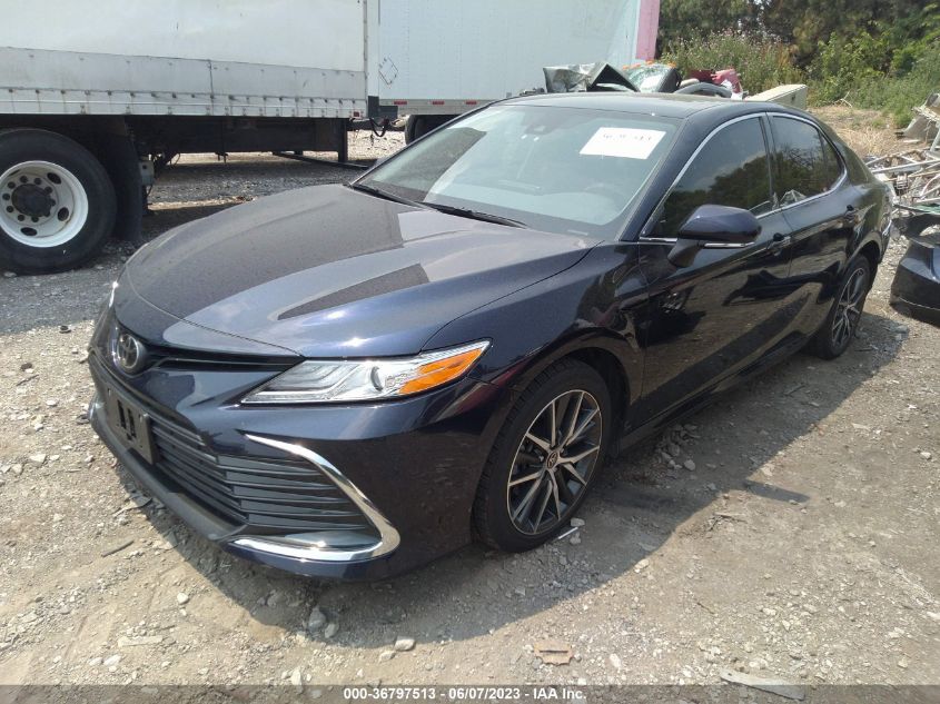 2021 TOYOTA CAMRY XLE - 4T1F11AK2MU569472
