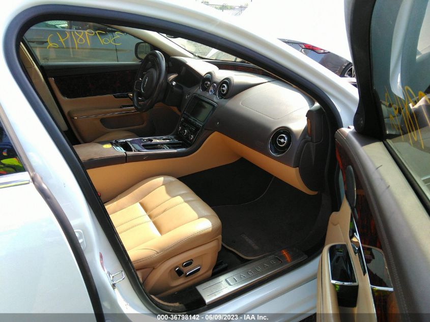 2013 JAGUAR XJ - SAJWA1C75D8V39499