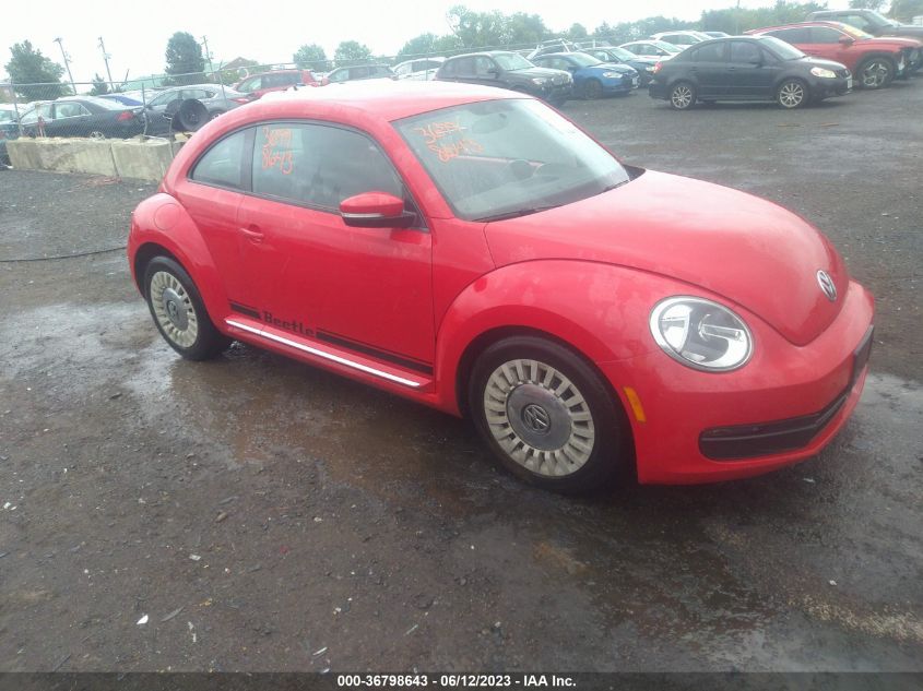 2013 VOLKSWAGEN BEETLE COUPE 2.5L - 3VWJP7AT2DM687600