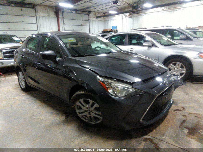 VIN 3MYDLBYV8HY185633 2017 TOYOTA YARIS IA