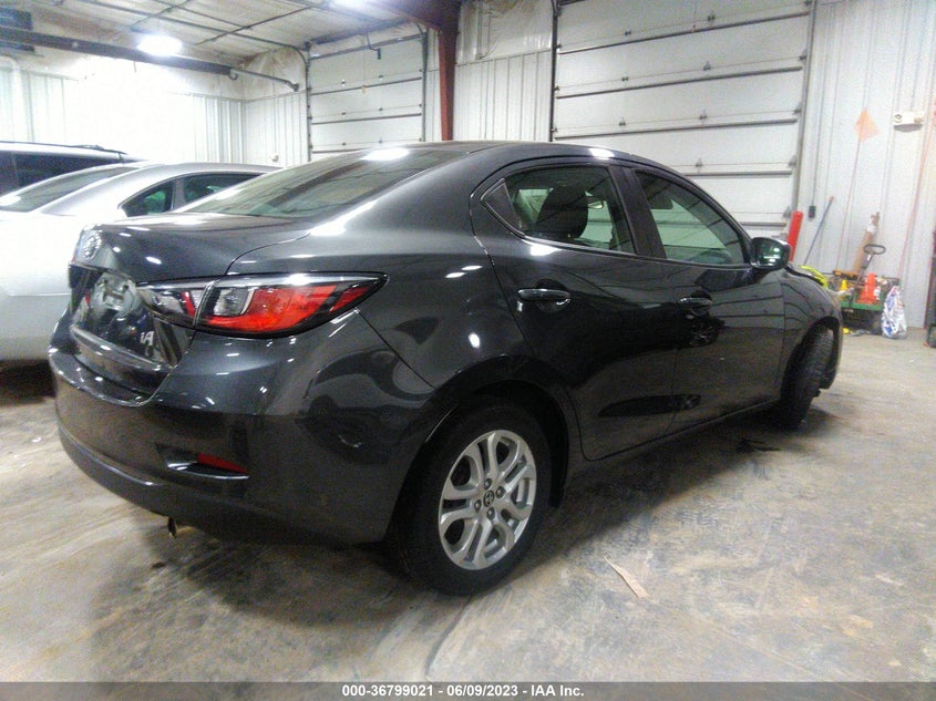 VIN 3MYDLBYV8HY185633 2017 TOYOTA YARIS IA