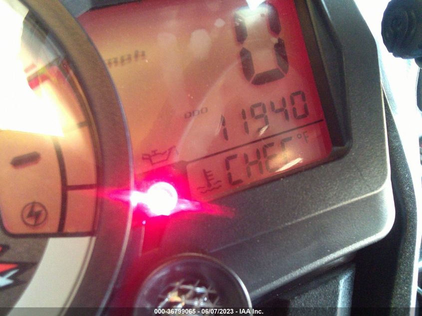 2009 SUZUKI GSX-R750 - JS1GR7LAX92100765