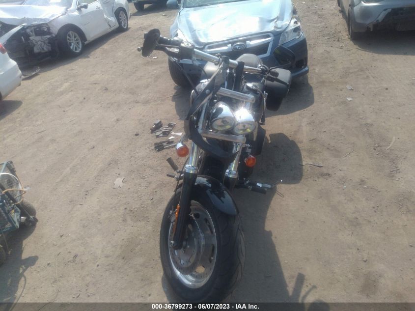 2010 HARLEY-DAVIDSON FXDF - 1HD1GY415AC317160