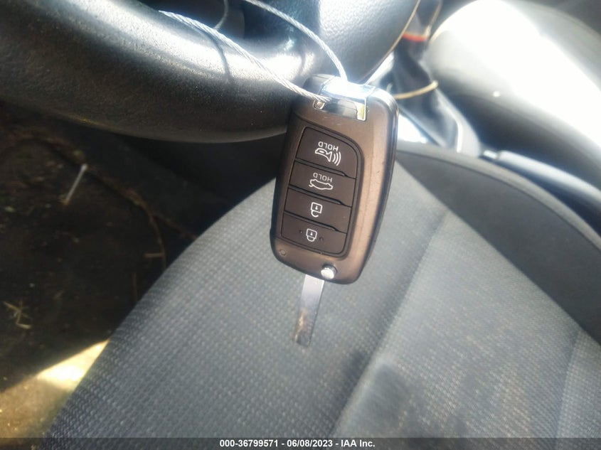 VIN 3KPC24A38KE057628 2019 HYUNDAI ACCENT SEL