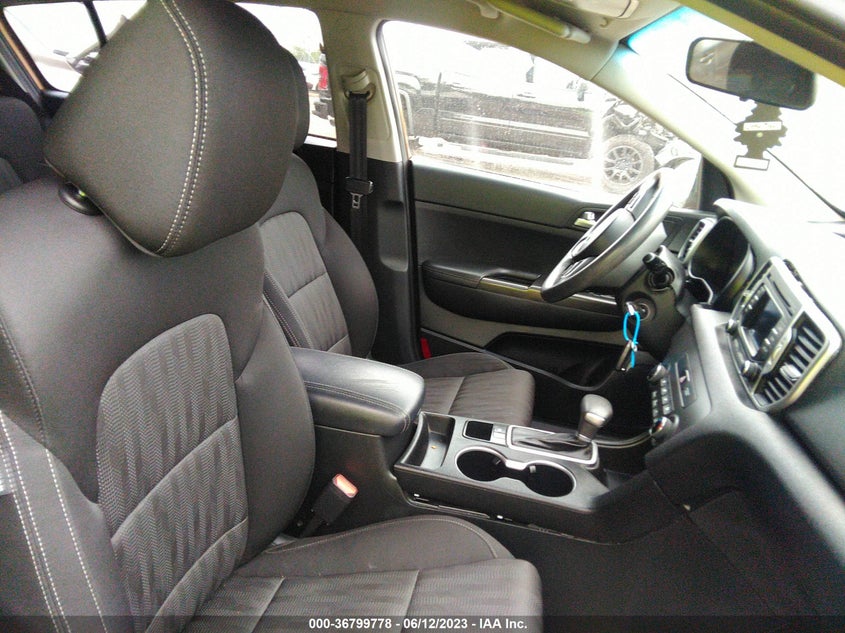 VIN KNDPM3AC8H7165777 2017 KIA SPORTAGE LX