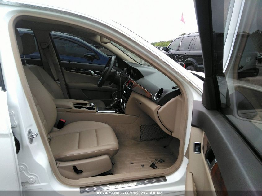 2014 MERCEDES-BENZ C-CLASS C 300 - WDDGF8ABXER306238