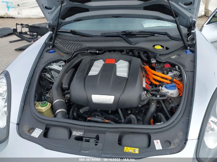 2015 PORSCHE PANAMERA - WP0AD2A79FL040102