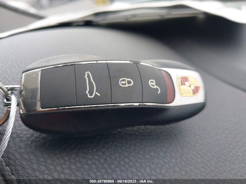 2015 PORSCHE PANAMERA - WP0AD2A79FL040102