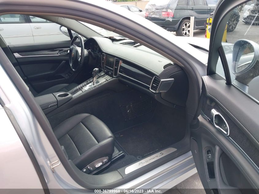 2015 PORSCHE PANAMERA - WP0AD2A79FL040102