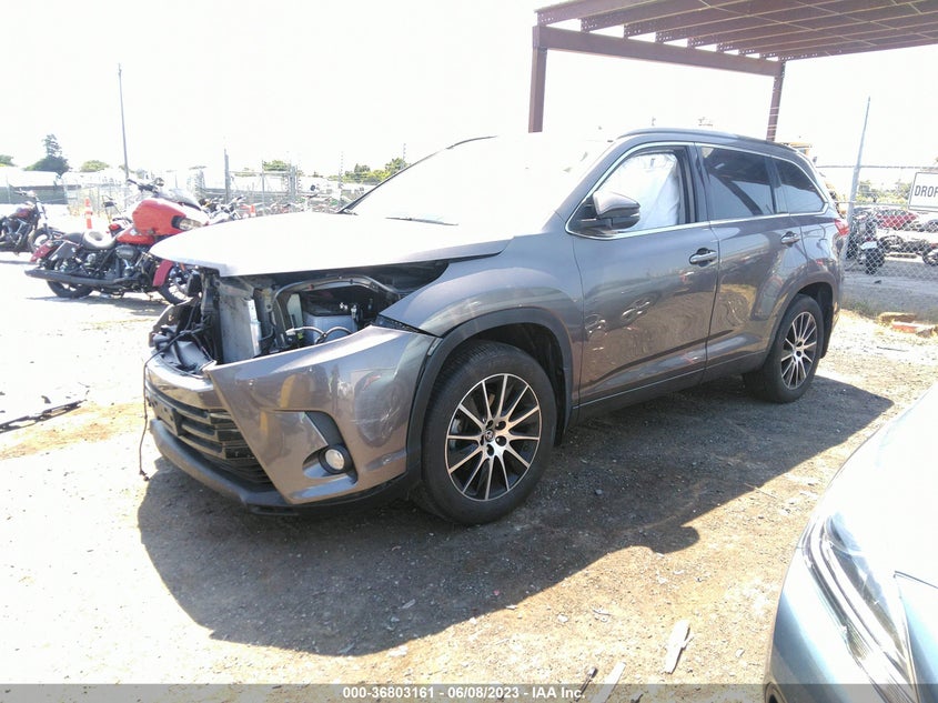 VIN 5TDJZRFH1JS561172 2018 TOYOTA HIGHLANDER SE/XLE