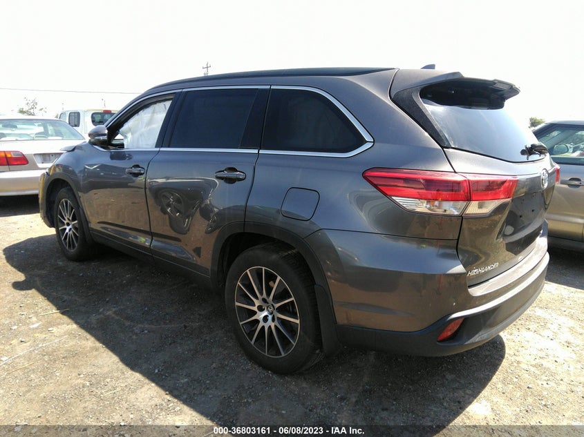 VIN 5TDJZRFH1JS561172 2018 TOYOTA HIGHLANDER SE/XLE