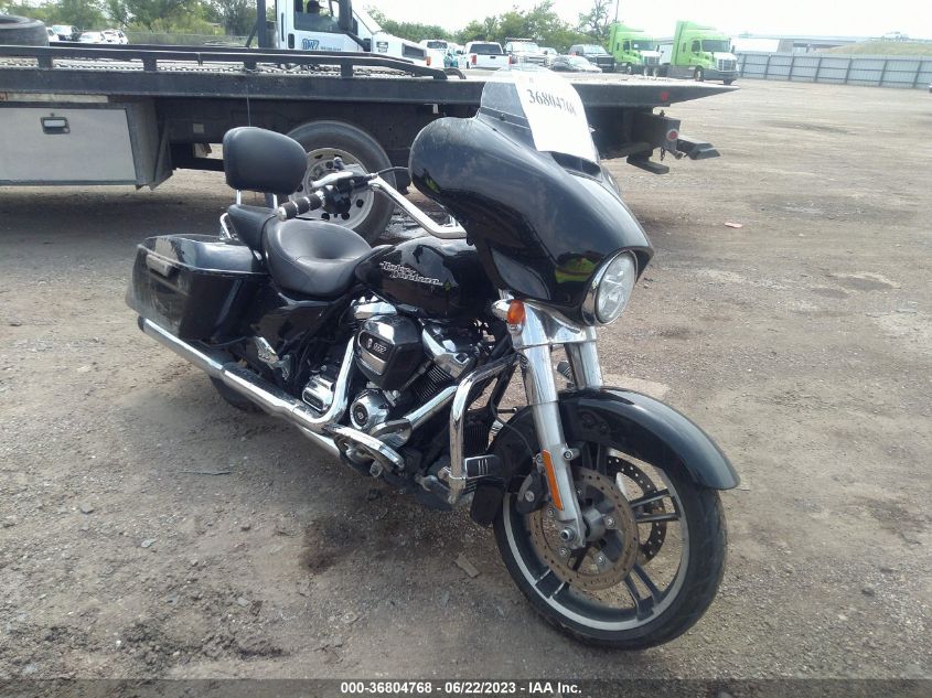 2019 HARLEY-DAVIDSON FLHX - 1HD1KBC15KB619083