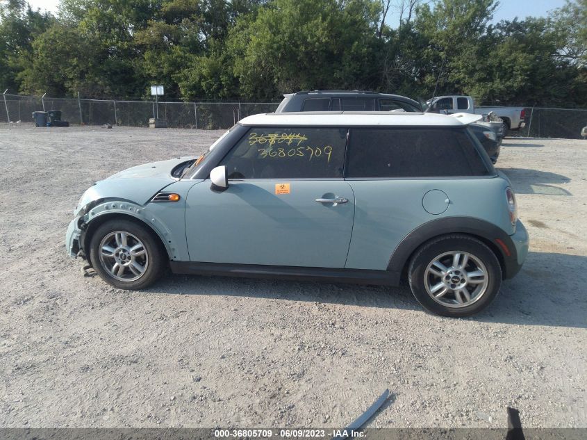 2013 MINI COOPER HARDTOP - WMWSU3C59DT679242