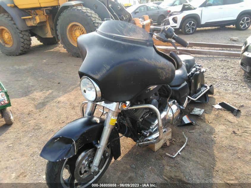 2010 HARLEY-DAVIDSON FLHX - 1HD1KB415AB610719