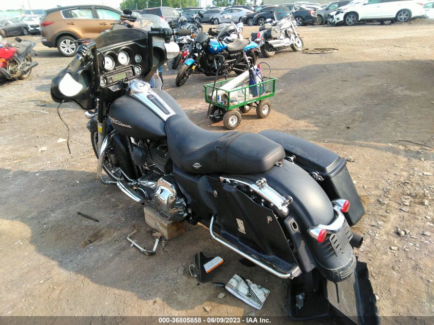 2010 HARLEY-DAVIDSON FLHX - 1HD1KB415AB610719