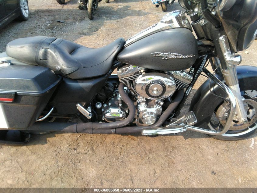 2010 HARLEY-DAVIDSON FLHX - 1HD1KB415AB610719