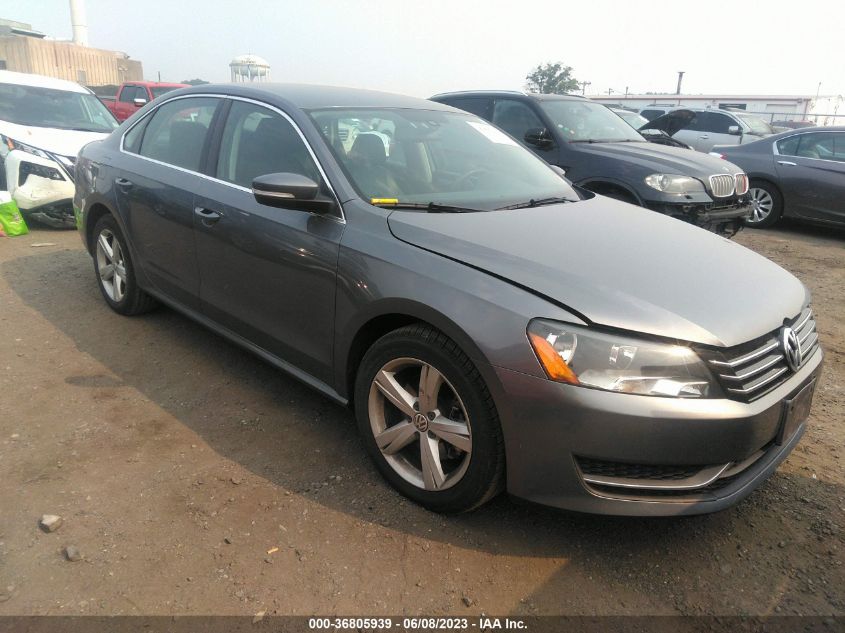 2013 VOLKSWAGEN PASSAT SE - 1VWBP7A33DC099372