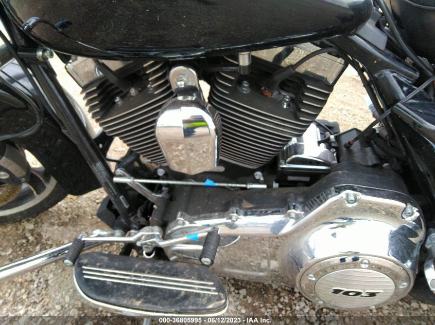 2011 HARLEY-DAVIDSON FLHX - 1HD1KBM10BB644682