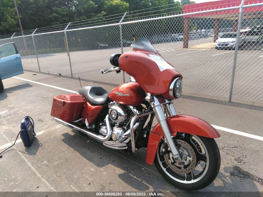 2011 HARLEY-DAVIDSON FLHX - 1HD1KB411BB664133