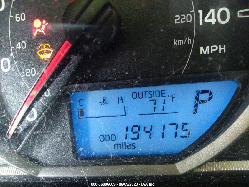 2014 TOYOTA RAV4 LE - JTMBFREV2ED077694