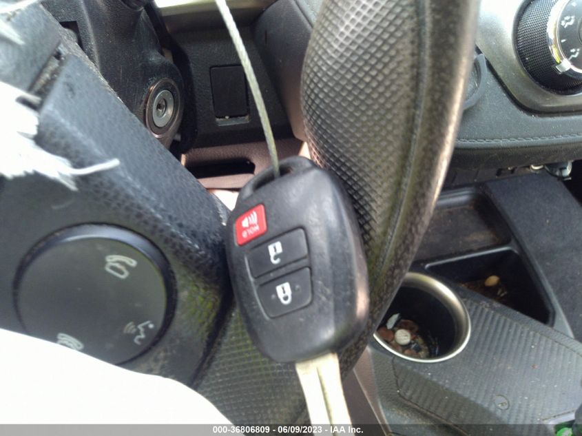 2014 TOYOTA RAV4 LE - JTMBFREV2ED077694
