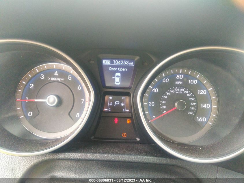 2013 HYUNDAI ELANTRA GT W/BLUE INT - KMHD35LE6DU069783